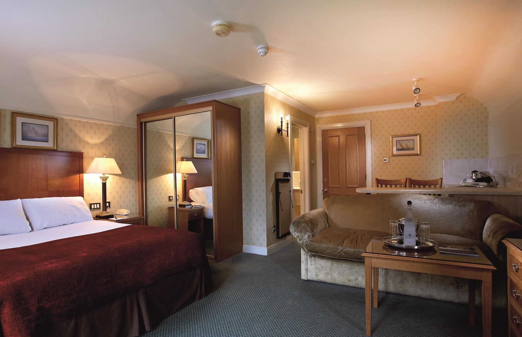 Hotel Macdonald Elmers Court 4*