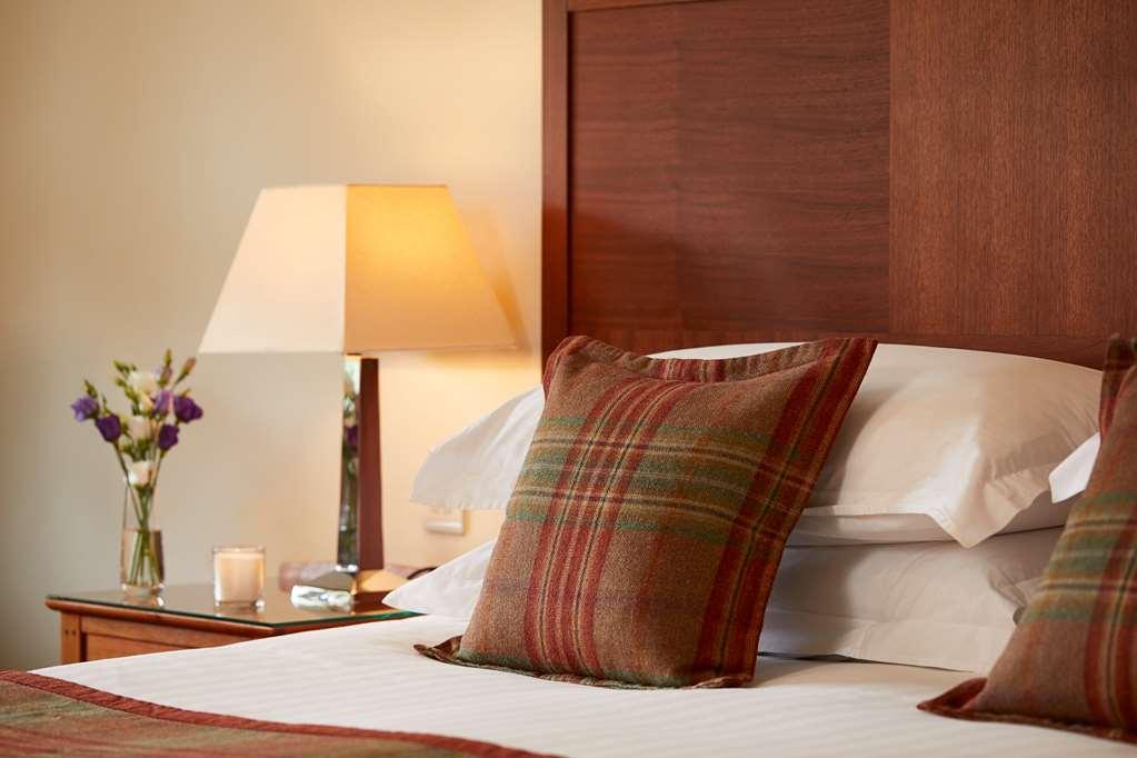 Macdonald Elmers Court Hotel 4*