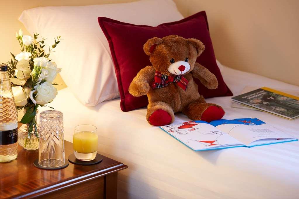 Macdonald Elmers Court Hotel 4*