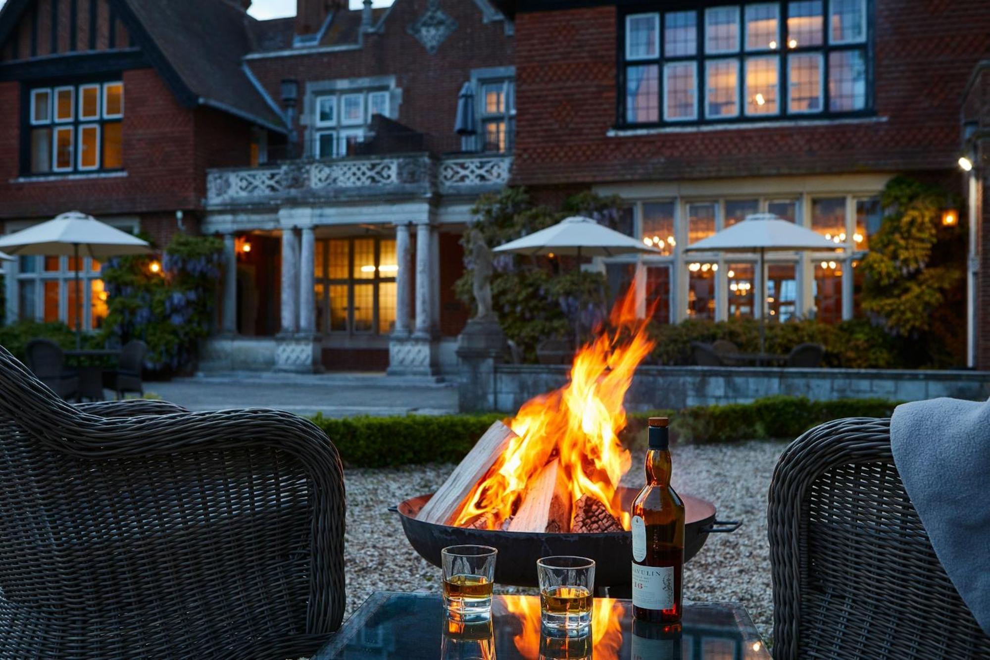 Macdonald Elmers Court Hotel 4*