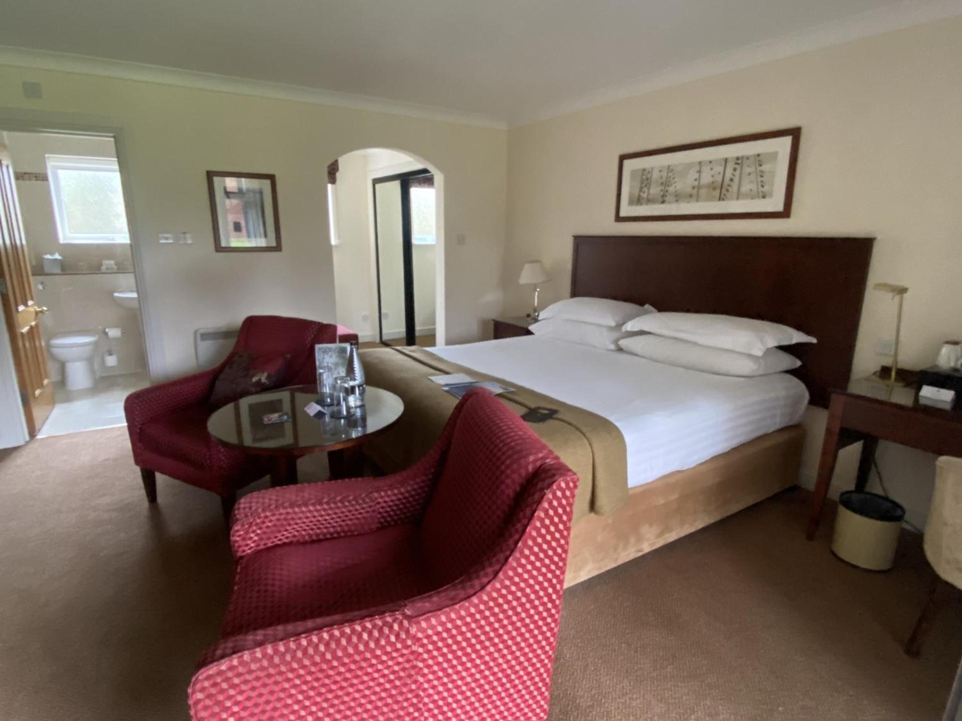 Macdonald Elmers Court Hotel 4*