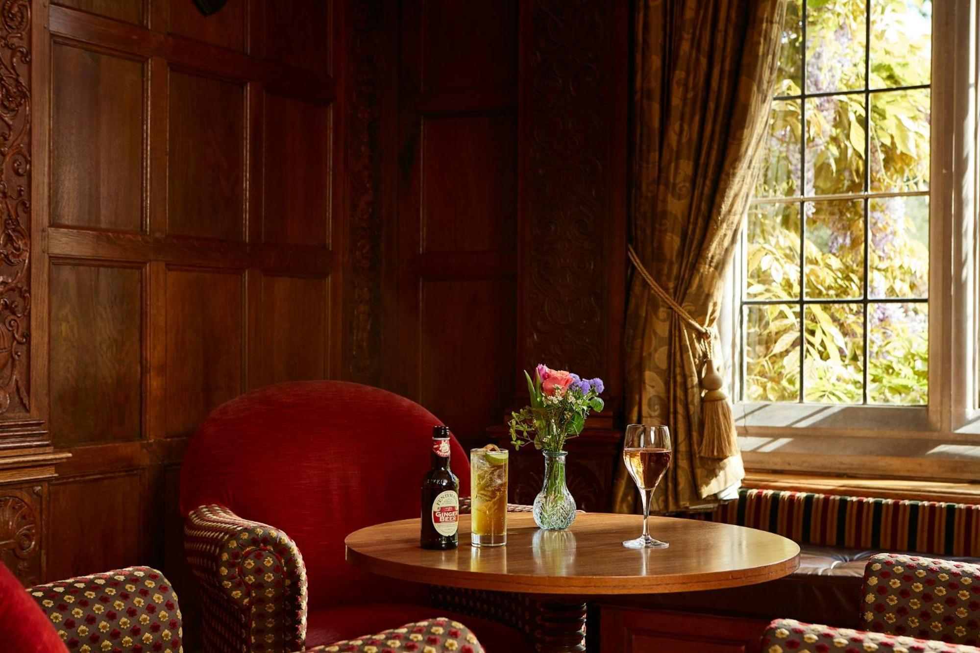 Macdonald Elmers Court 4* Lymington